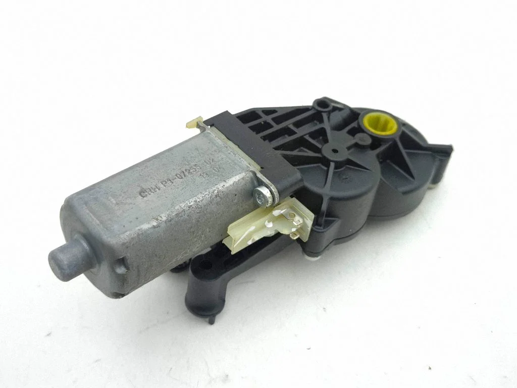 Seat adjustment motor 0390202326