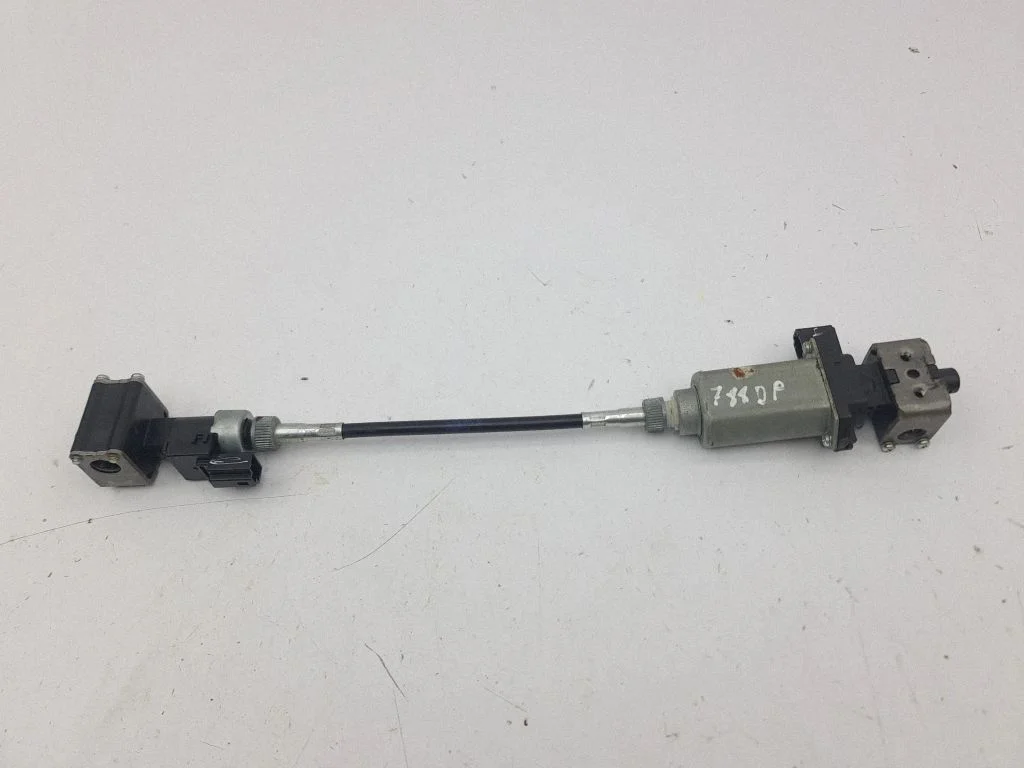 Seat adjustment motor – front right