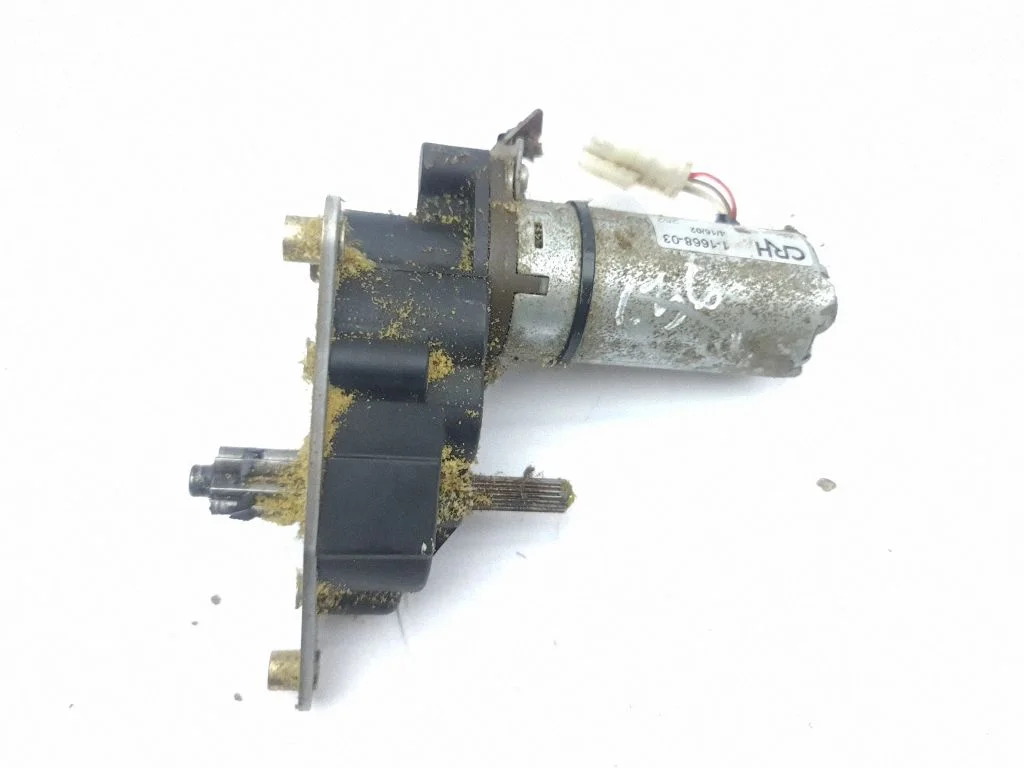 Sēdekļa regulēšanas motoriņš 8251616
