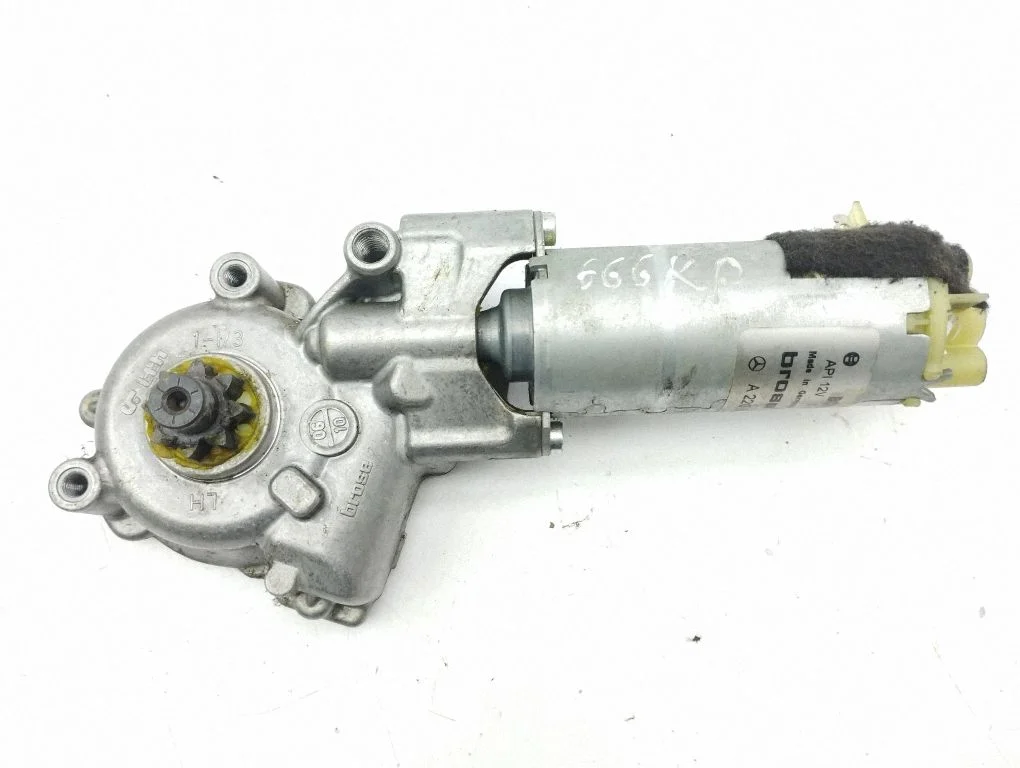 Seat adjustment motor A2208205042