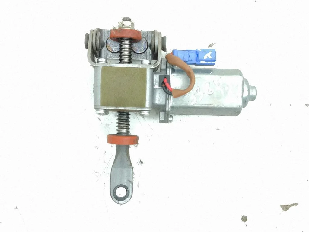 Seat adjustment motor – right