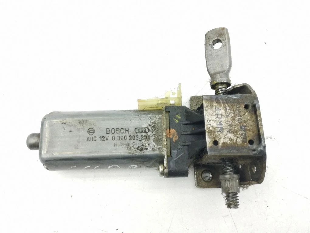 Seat adjustment motor 0390203255