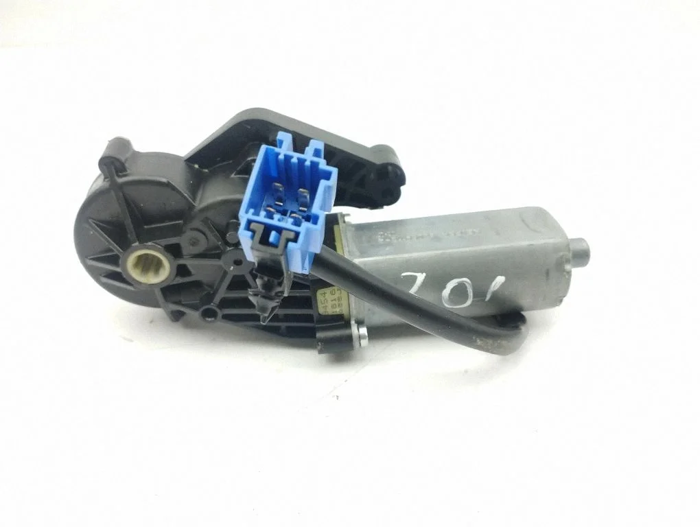 Seat adjustment motor 820591124
