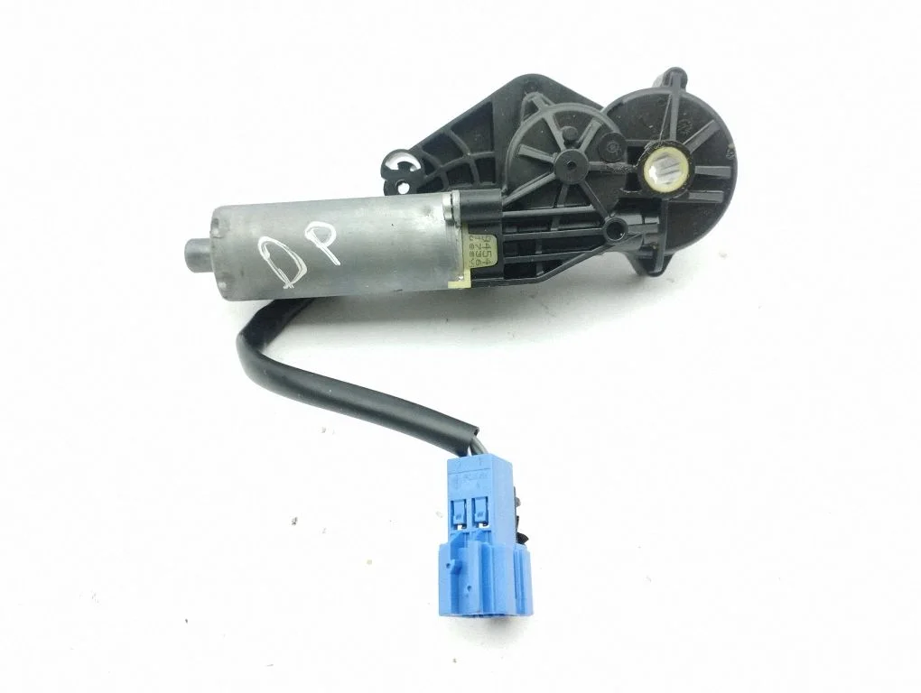 Seat adjustment motor 820648064