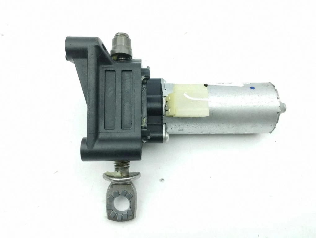 Seat adjustment motor J13818659