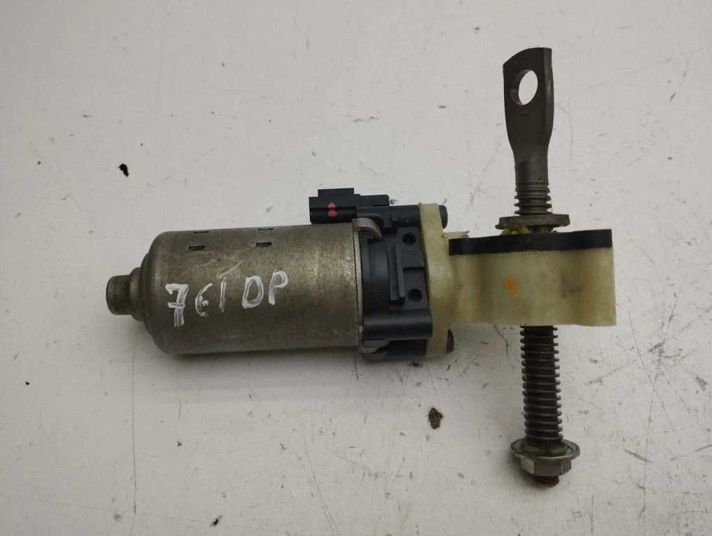 Seat adjustment motor 8582033020