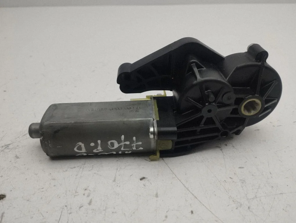 Seat adjustment motor – Mercedes-Benz ML-Class W164 (2005-2011)