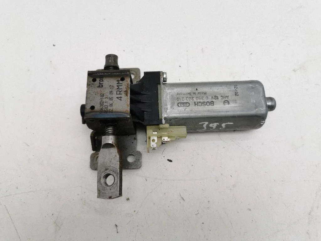 Seat adjustment motor 0390203219