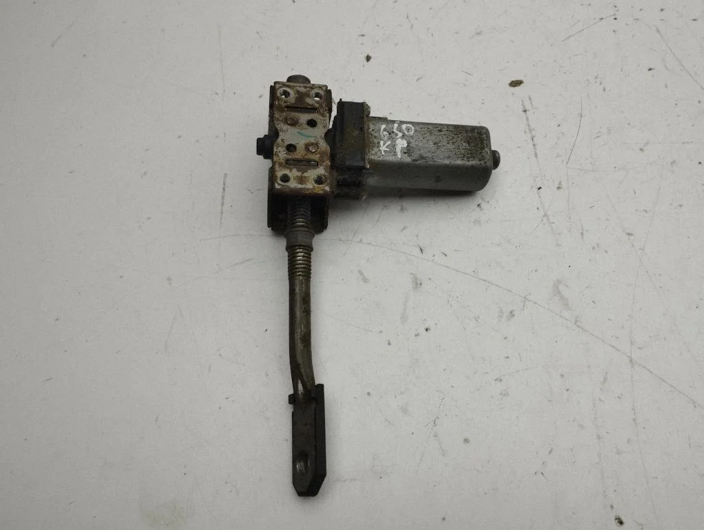 Seat adjustment motor 984688102