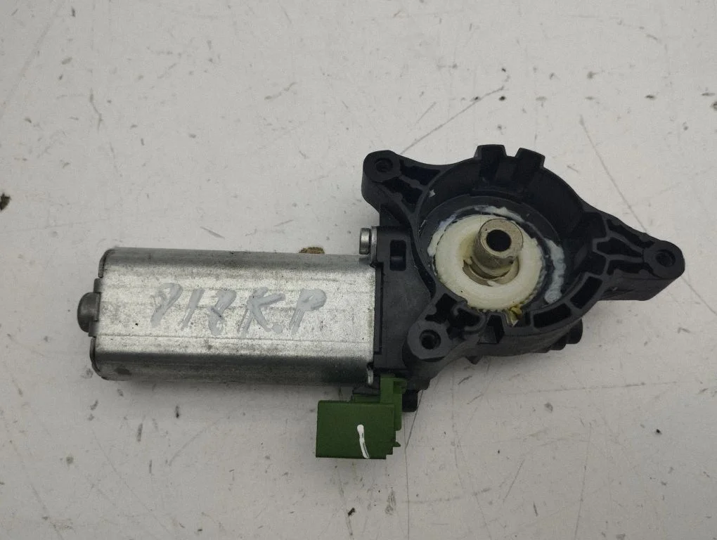 Seat adjustment motor – front left
