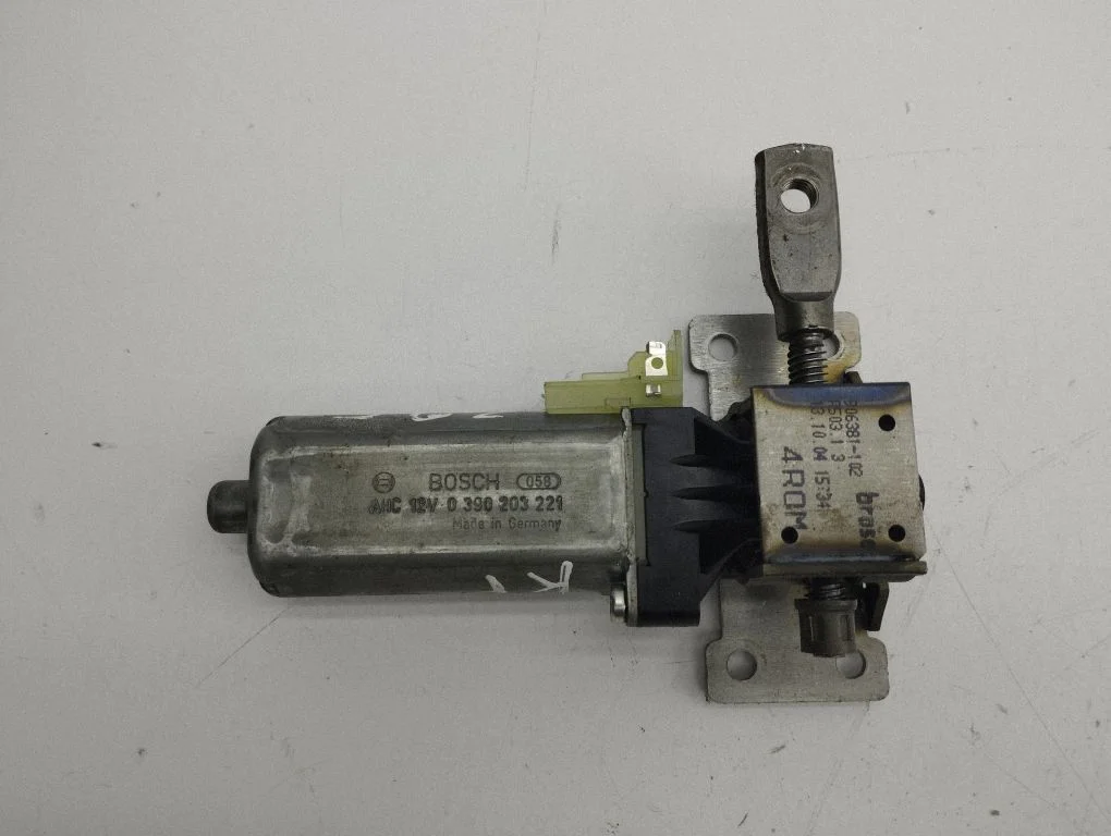 Seat adjustment motor 0390203221