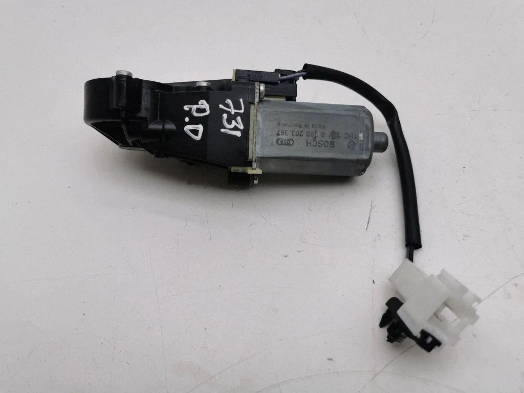 Seat adjustment motor 0390203367