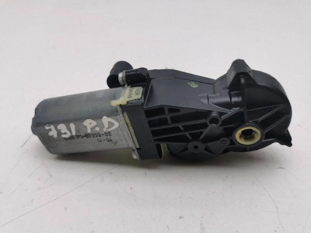 Seat adjustment motor 390203326