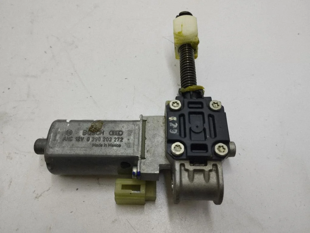 Seat adjustment motor 0390203272