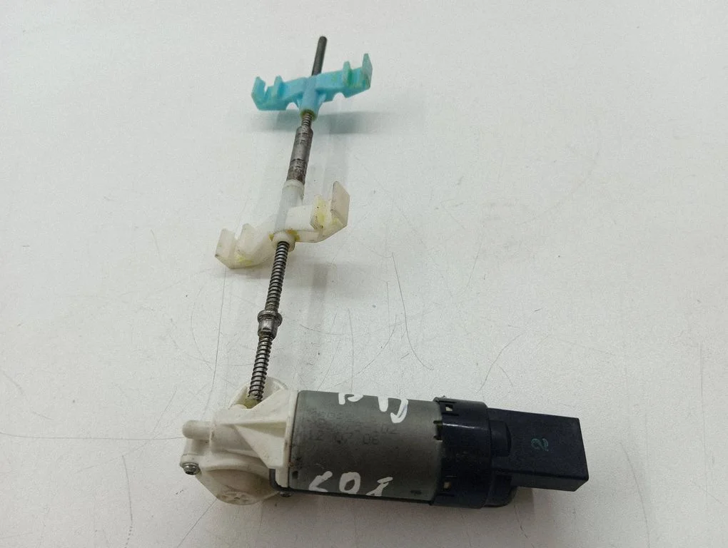 Seat adjustment motor 982675102
