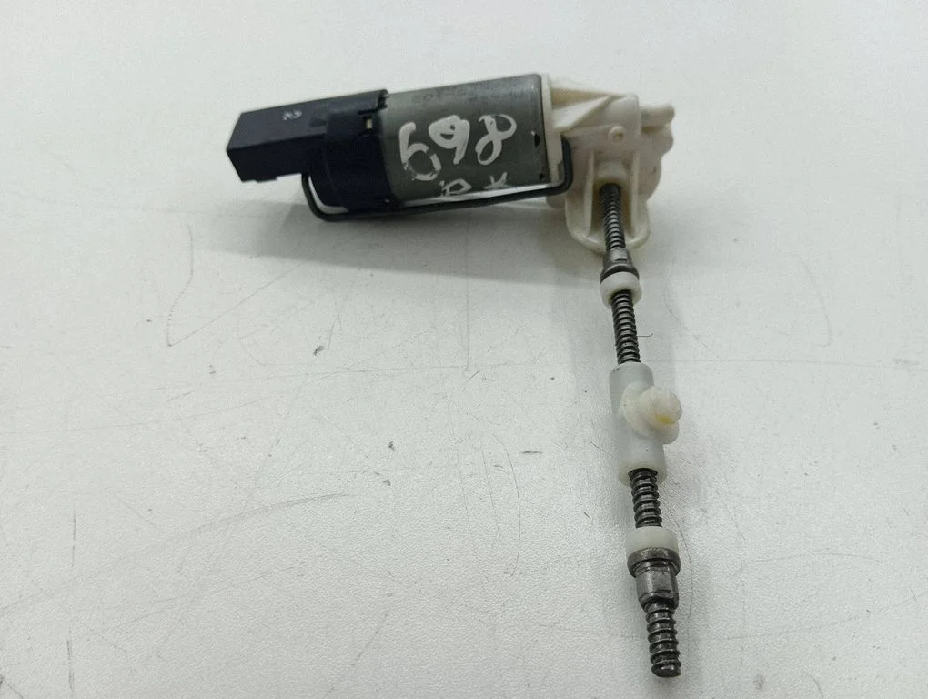 Seat adjustment motor 902675102