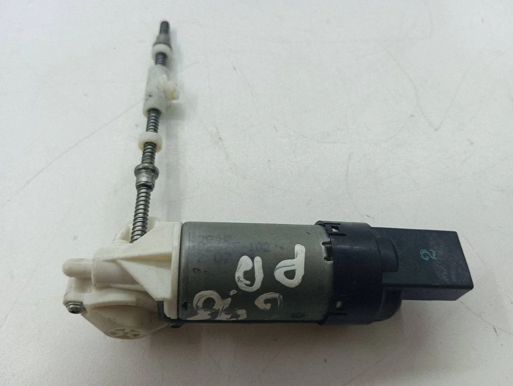 Seat adjustment motor 982675102