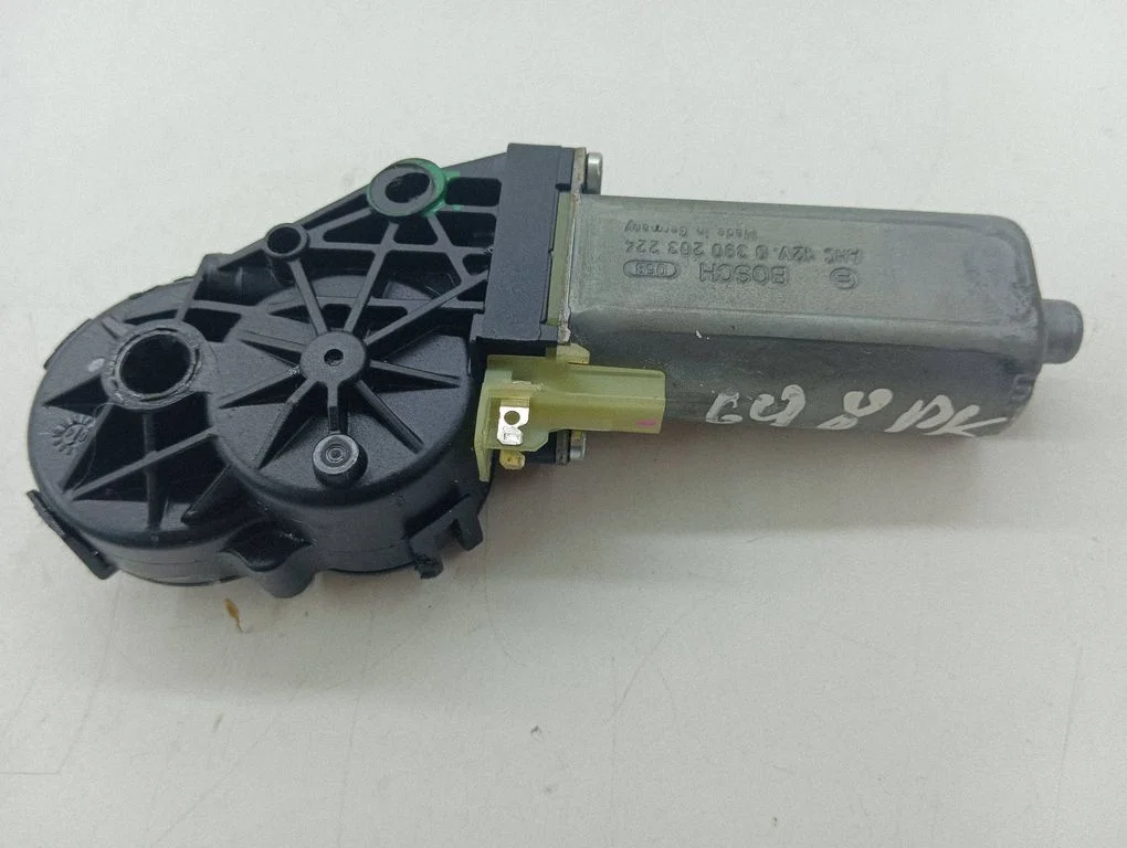 Seat adjustment motor 0390203224