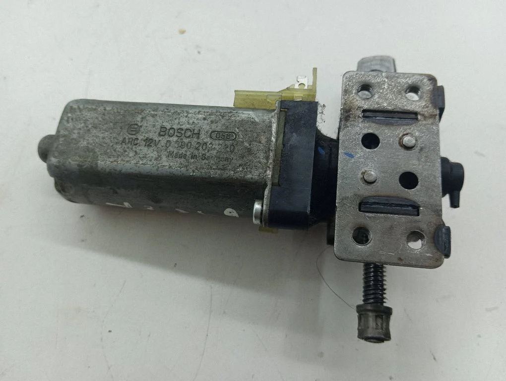 Seat adjustment motor 0390203220