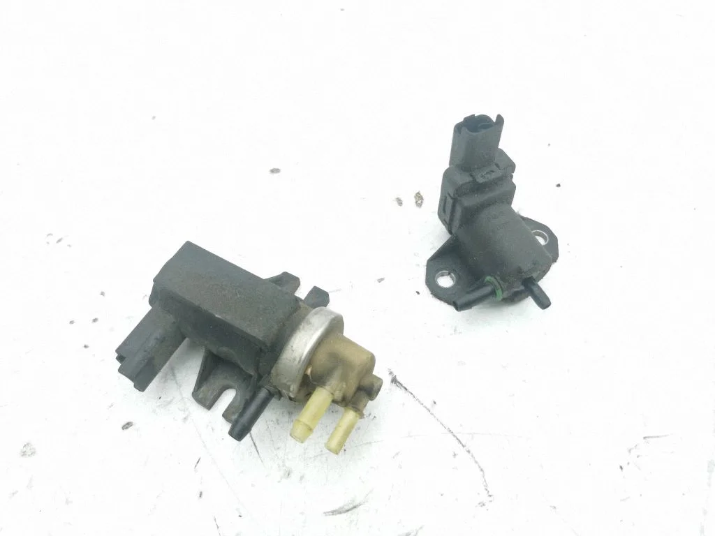 Valve vacuum 9672875080