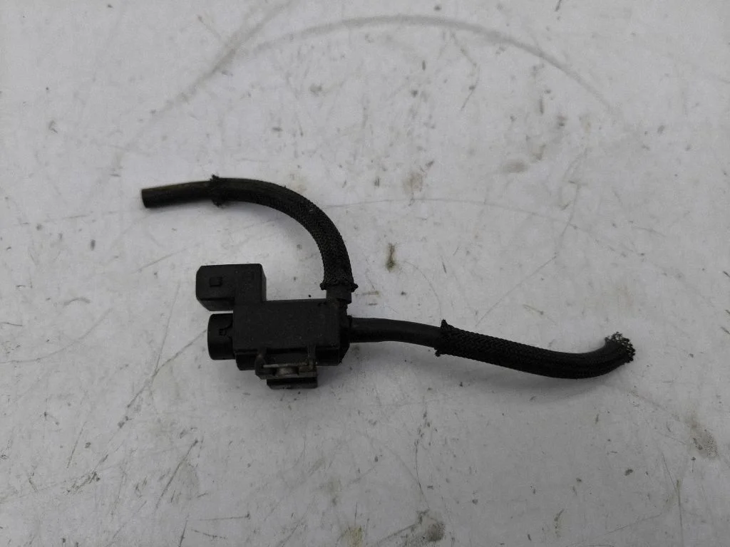 Valve vacuum – Toyota RAV 4 (XA30) (2006-2016)