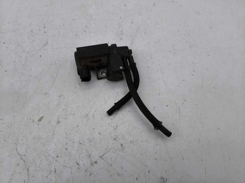 Valve vacuum 258100R011