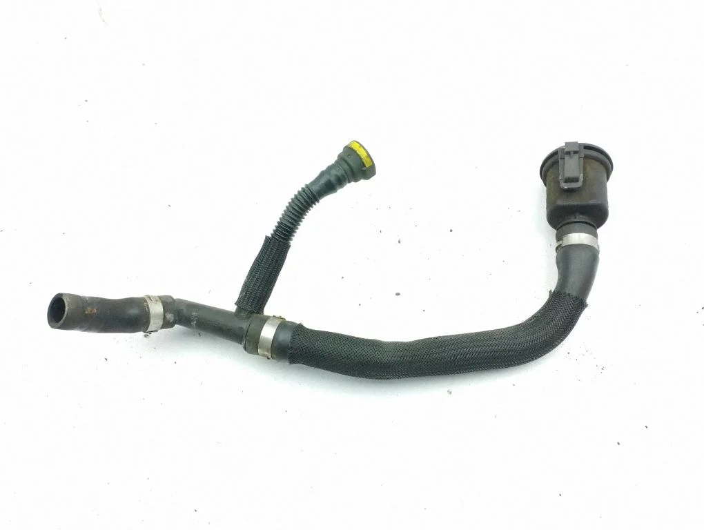 Oil fill pipe