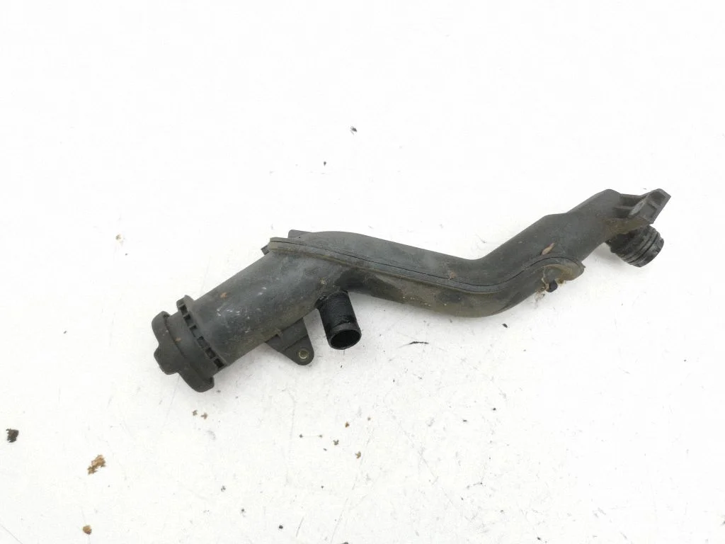 Oil fill pipe
