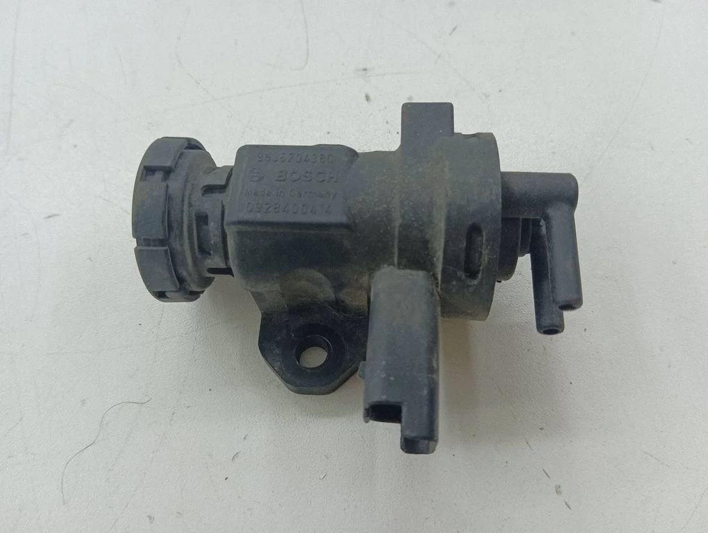 Valve vacuum 9635704380