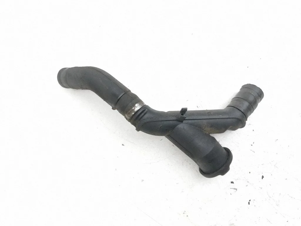 Oil fill pipe