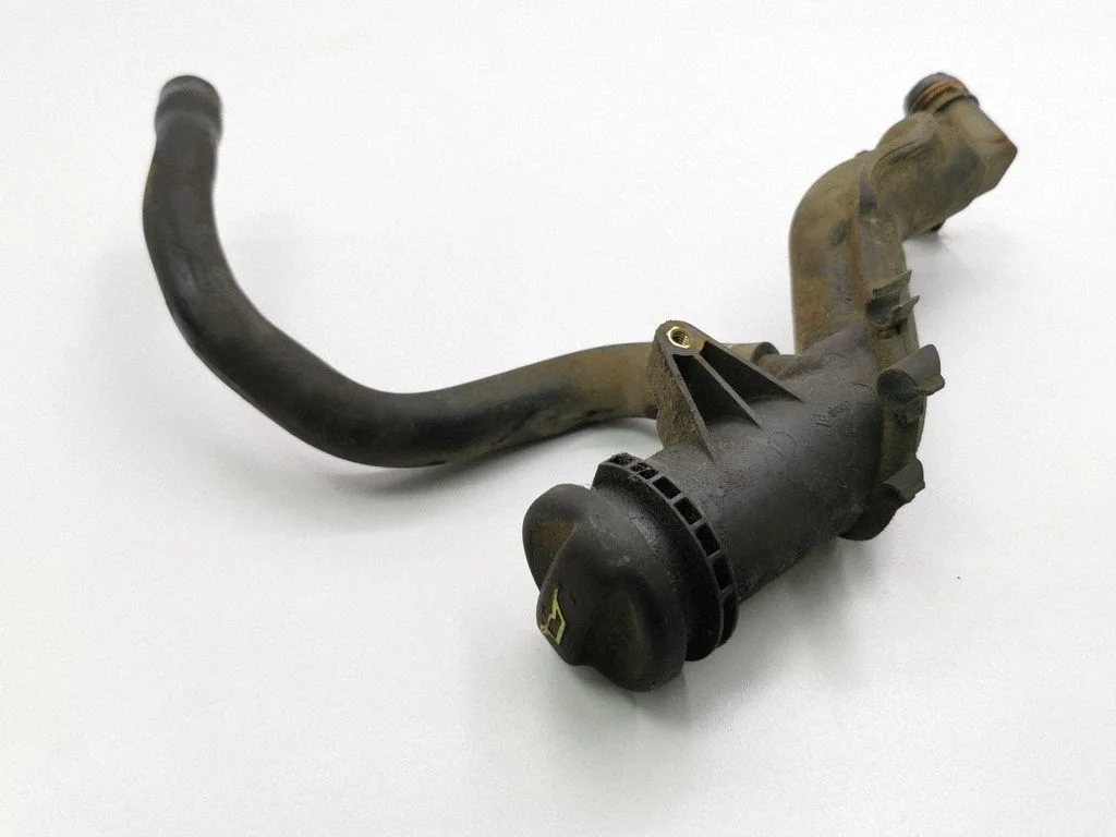Oil fill pipe