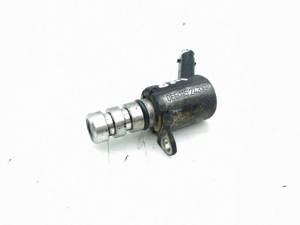 Camshaft vanos timing valve 06E115243G