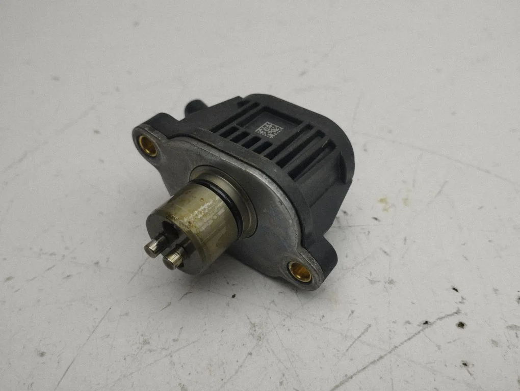Camshaft vanos timing valve 04E906048A