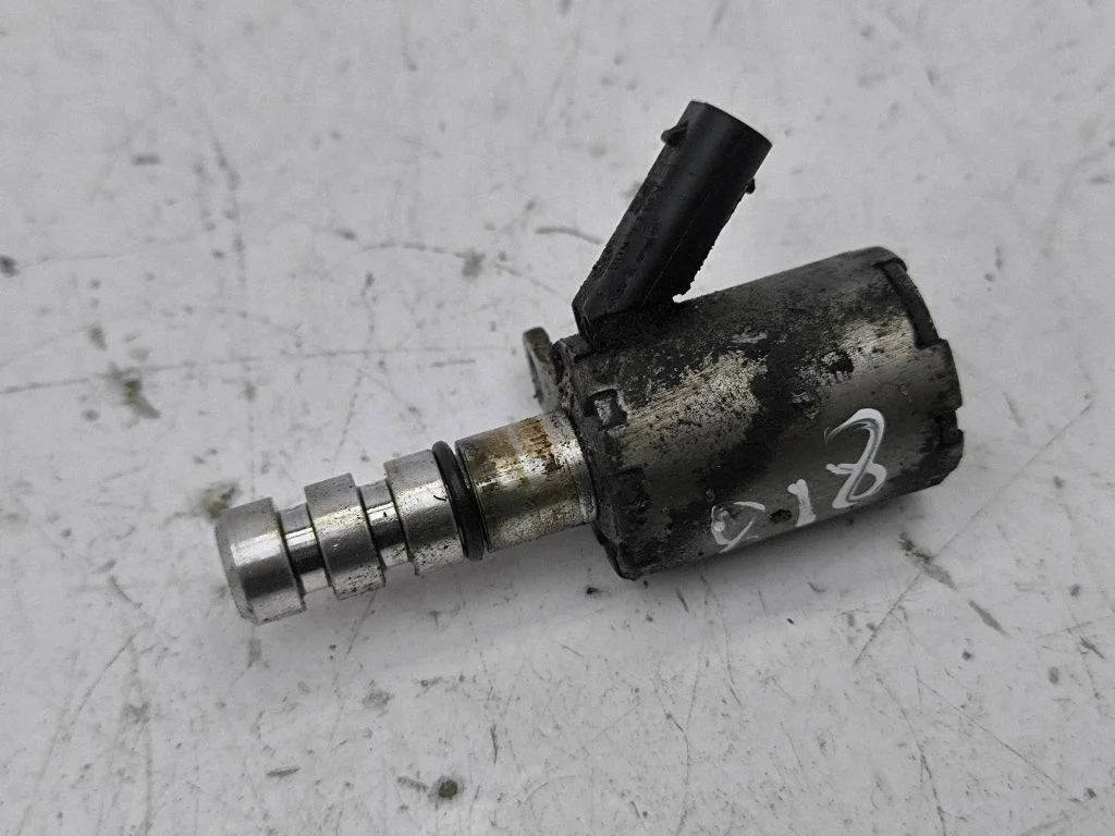 Camshaft vanos timing valve
