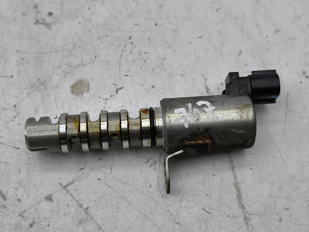 Camshaft vanos timing valve