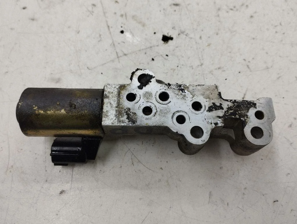 Camshaft vanos timing valve – Nissan Murano Z50 (2002-2008)