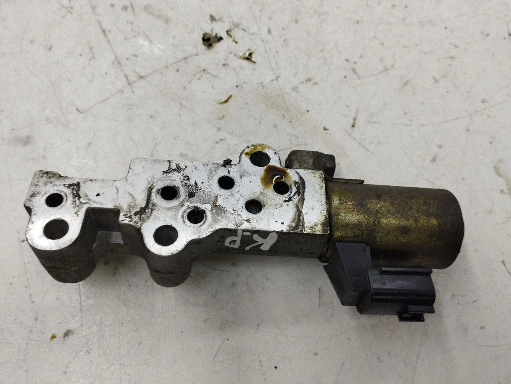 Camshaft vanos timing valve – Nissan Murano Z50 (2002-2008)