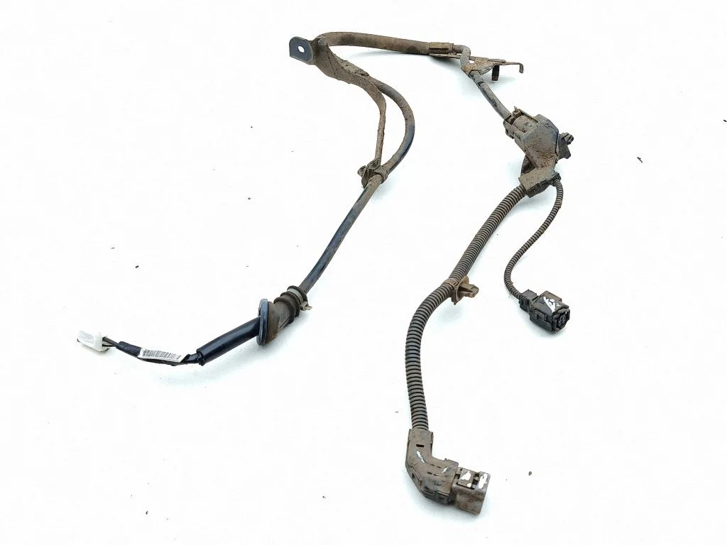 Rear ABS sensor wiring – Toyota RAV 4 (XA50) (2018-)