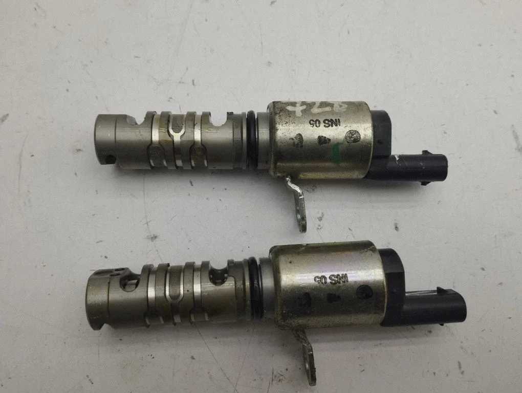 Camshaft vanos timing valve 04E906455D