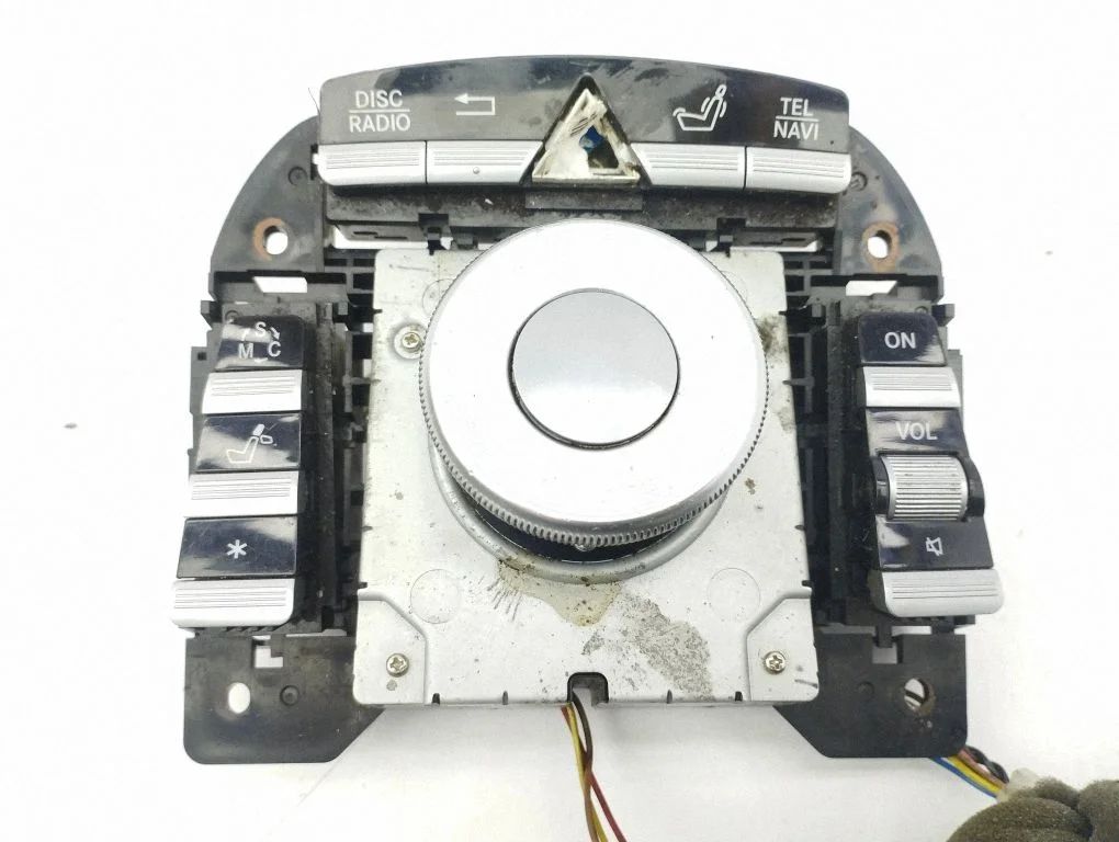 Head unit multimedia control – Mercedes-Benz S-Class W221 (2005-2013)
