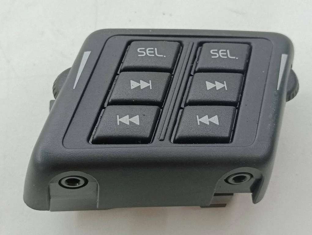 Head unit multimedia control – Volvo XC90 (2003-2006)