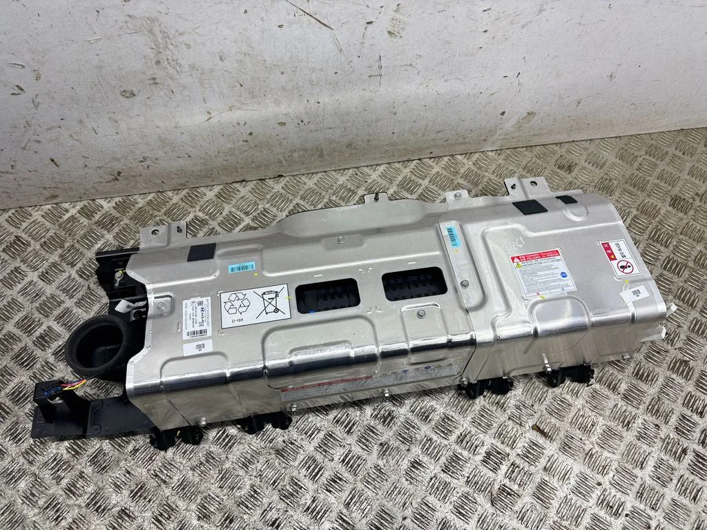 Hübriid-/elektriauto aku 7501DF000
