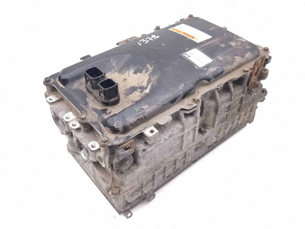 Voltage converter inverter – Toyota RAV 4 (XA50) (2018-)