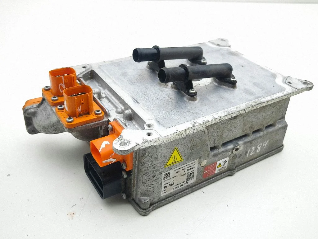 Invertors (sprieguma pārveidotājs) 5QE915685C