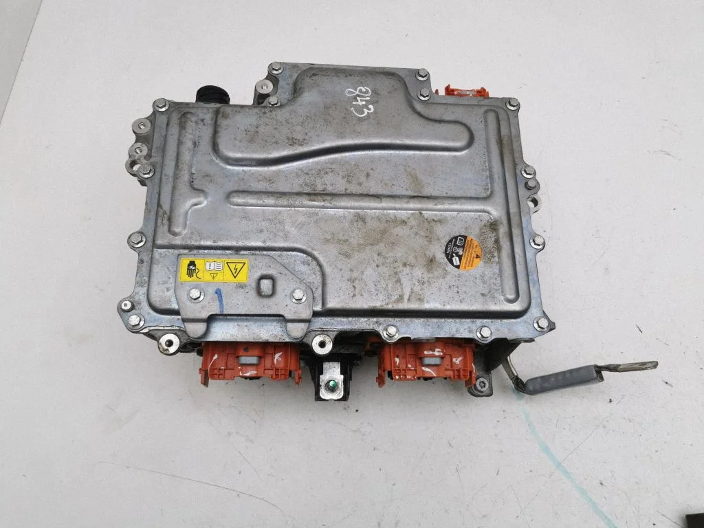 Voltage converter inverter 231C19051R
