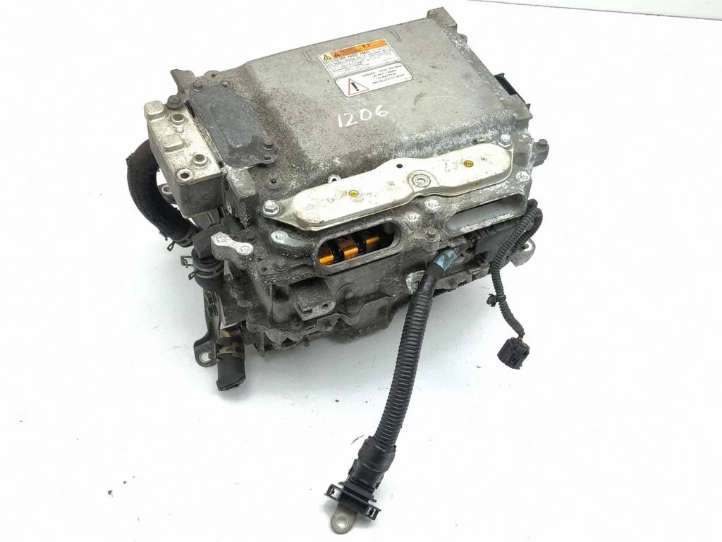 Inverter (pingemuundur) – Lexus IS III XE30 (2013-2020)