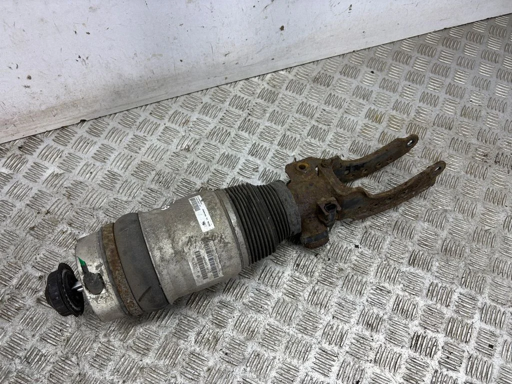 Air suspension front shock absorber 7L8616040A