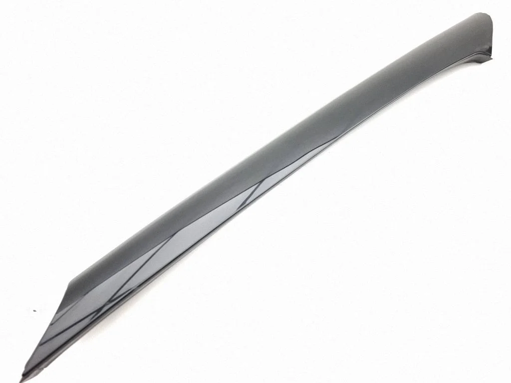 Windshield trim R2KBR03682