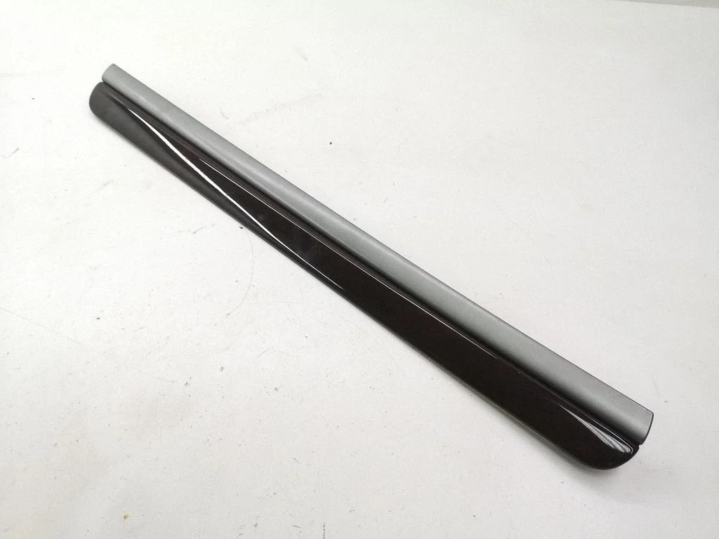 Aizmugurējā apdares josla 4E0867419P