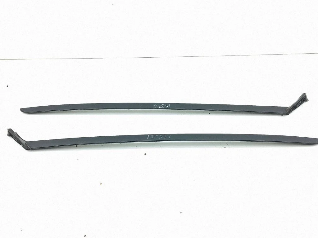 Windshield trim 9853780480